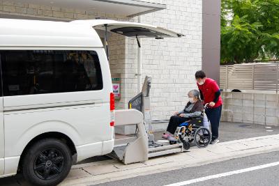 車椅子送迎車完備